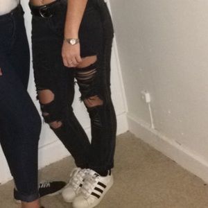 Forever 21 black ripped jeans